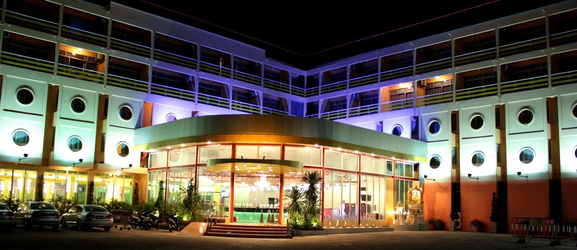 Bella Express Hotel Pattaya Exterior foto